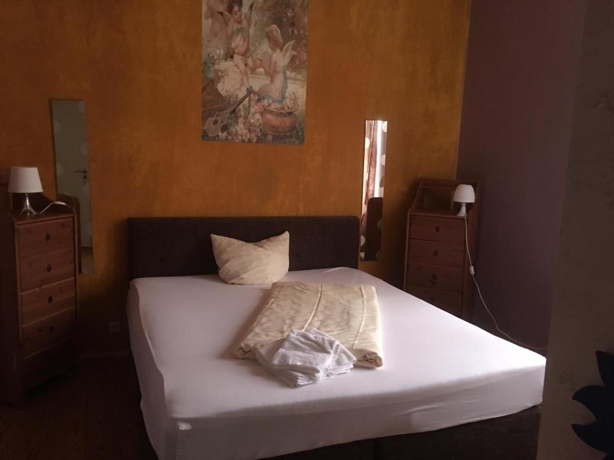Wohnung In Kaiserslautern Ngoại thất bức ảnh