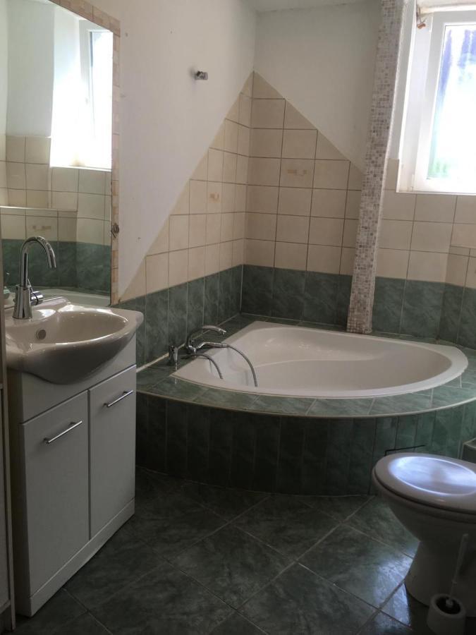 Wohnung In Kaiserslautern Ngoại thất bức ảnh